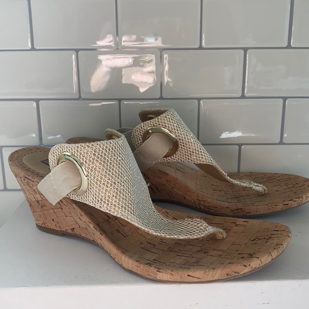 Like new tan and gold wedged sandal
